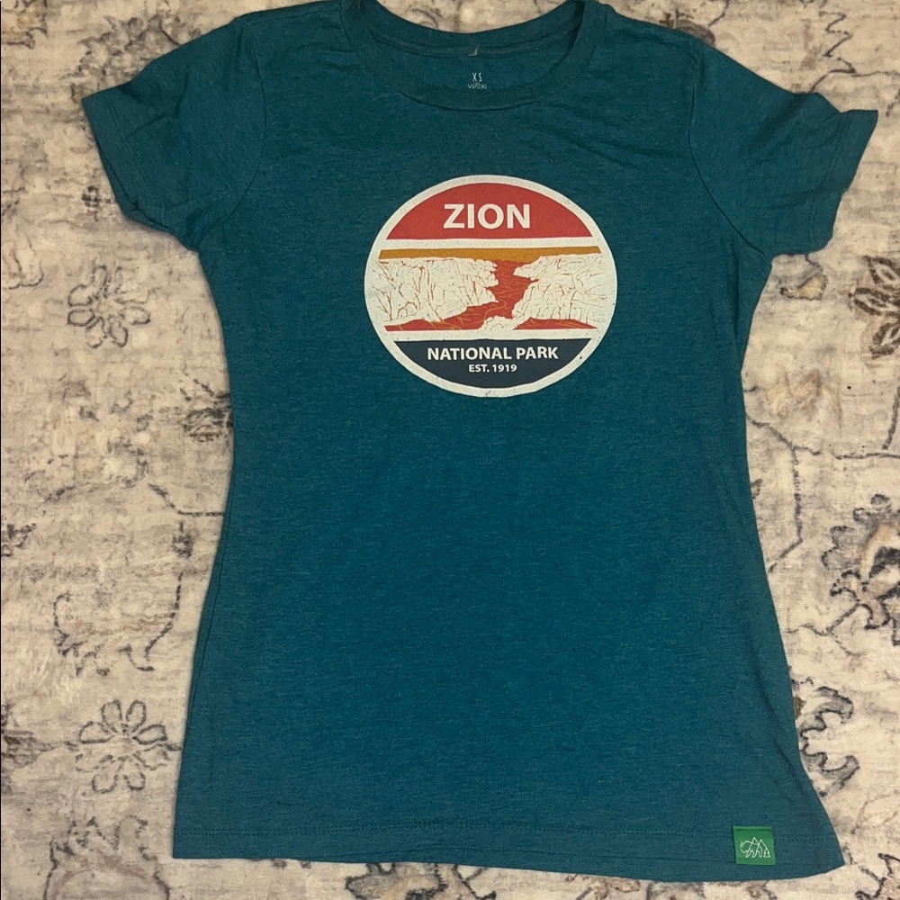 3/25🎃Zion National Park Teal Women's Short Sleeve Graphic Tee